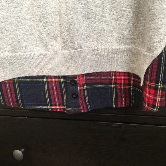 Goodnight Macaroon Grey sweater with plaid trim - Picture 5 of 7